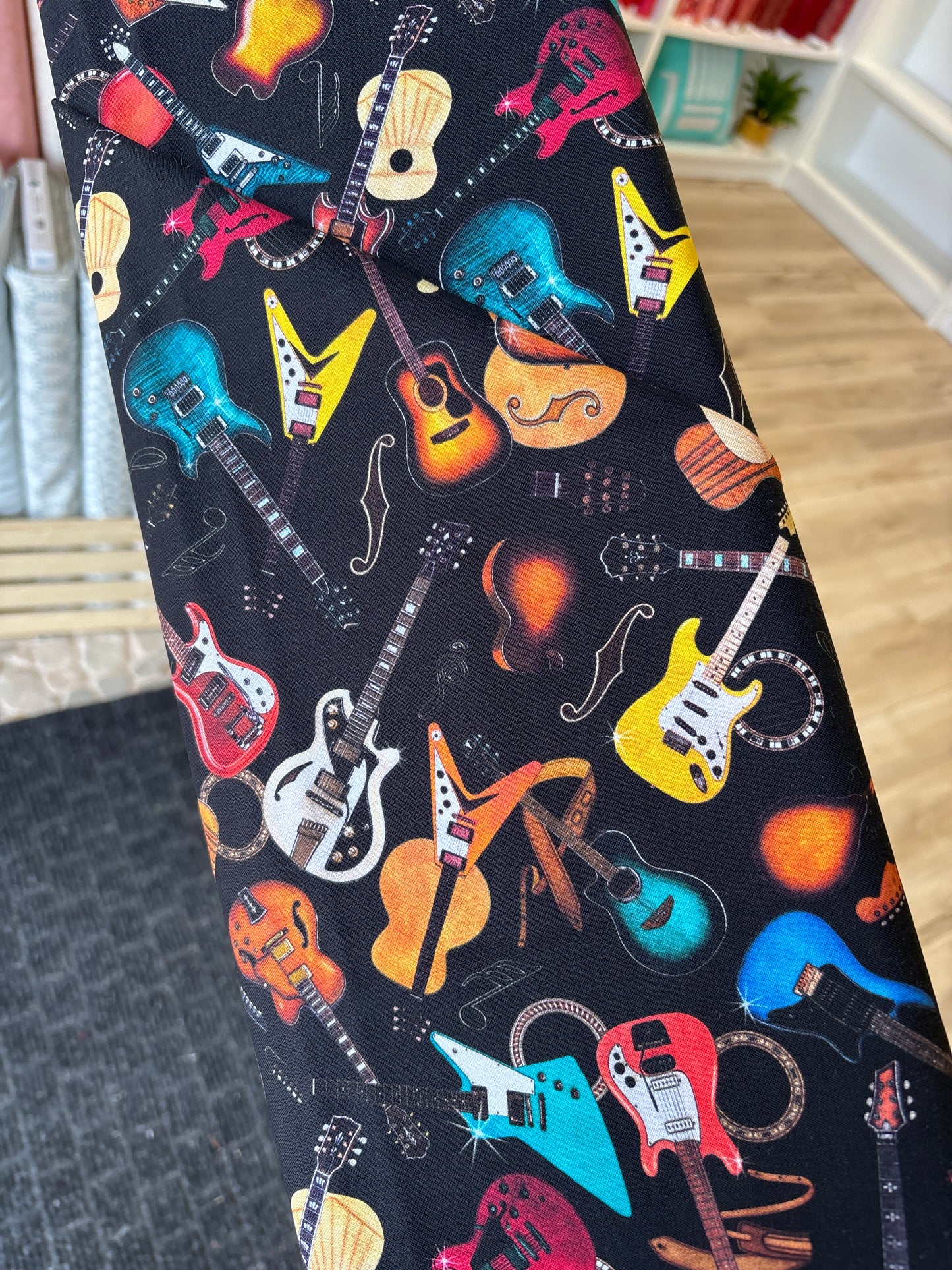 Good Vibrations - Tossed Guitars - Black