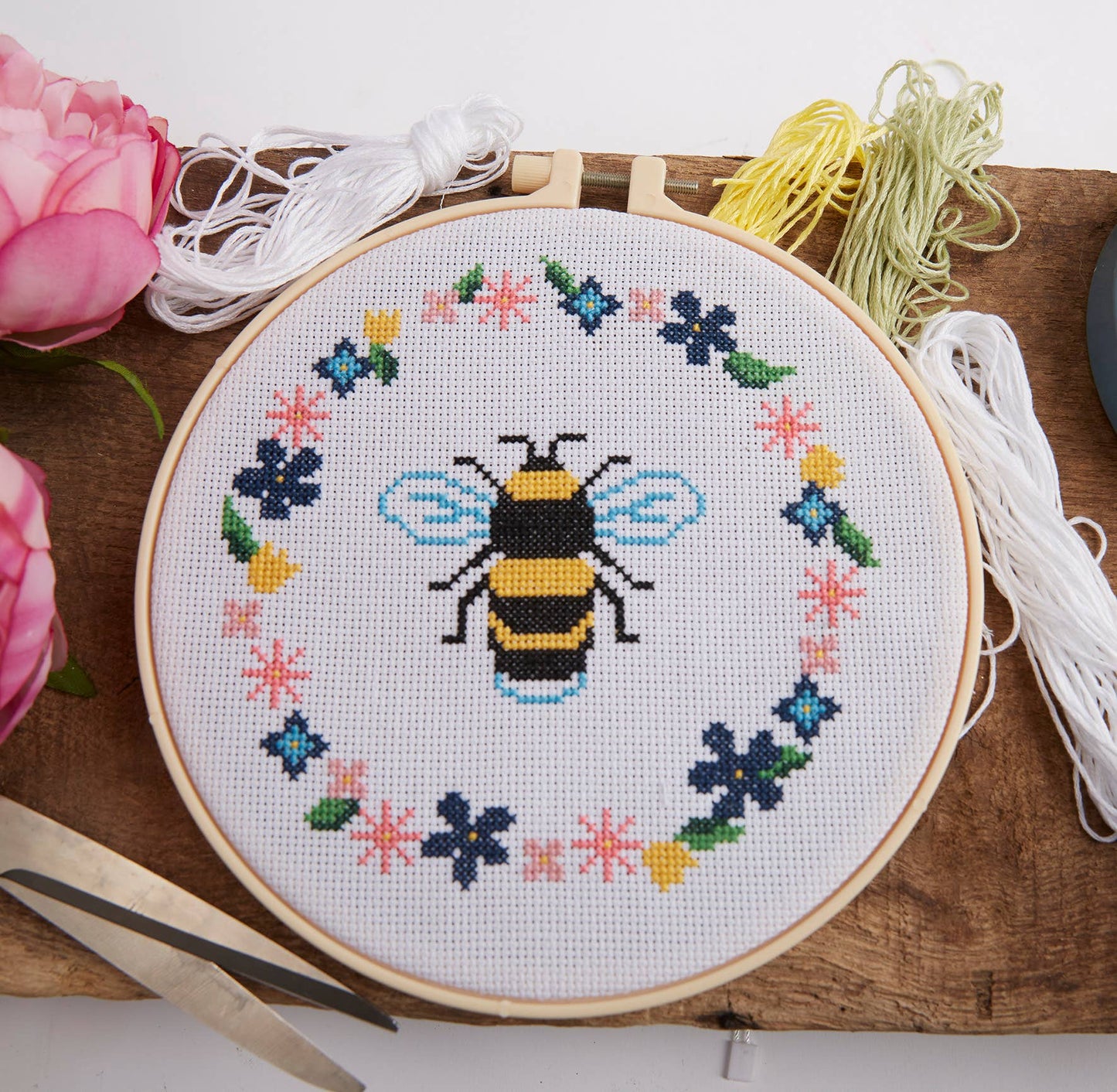 Simply Make Cross Stitch Kit - Bee