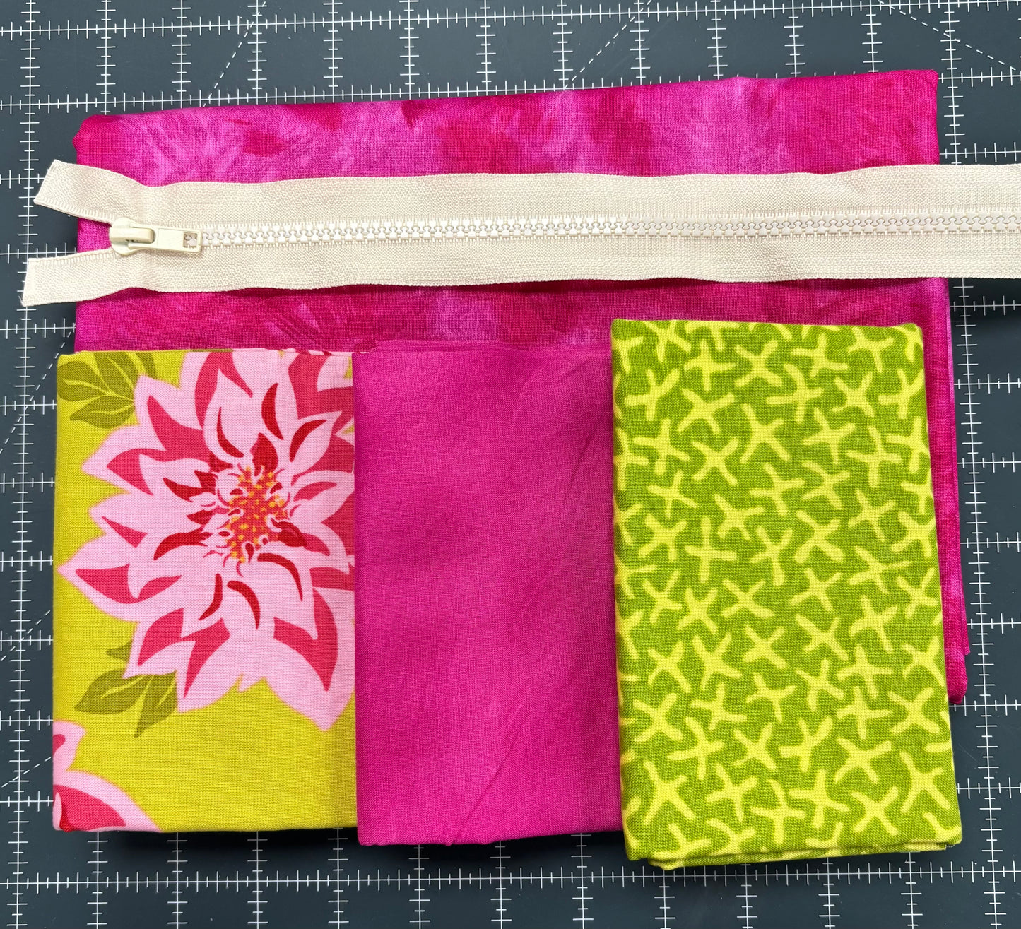 Woodland Arch Sleeping Bag Kit - Tropical Bloom