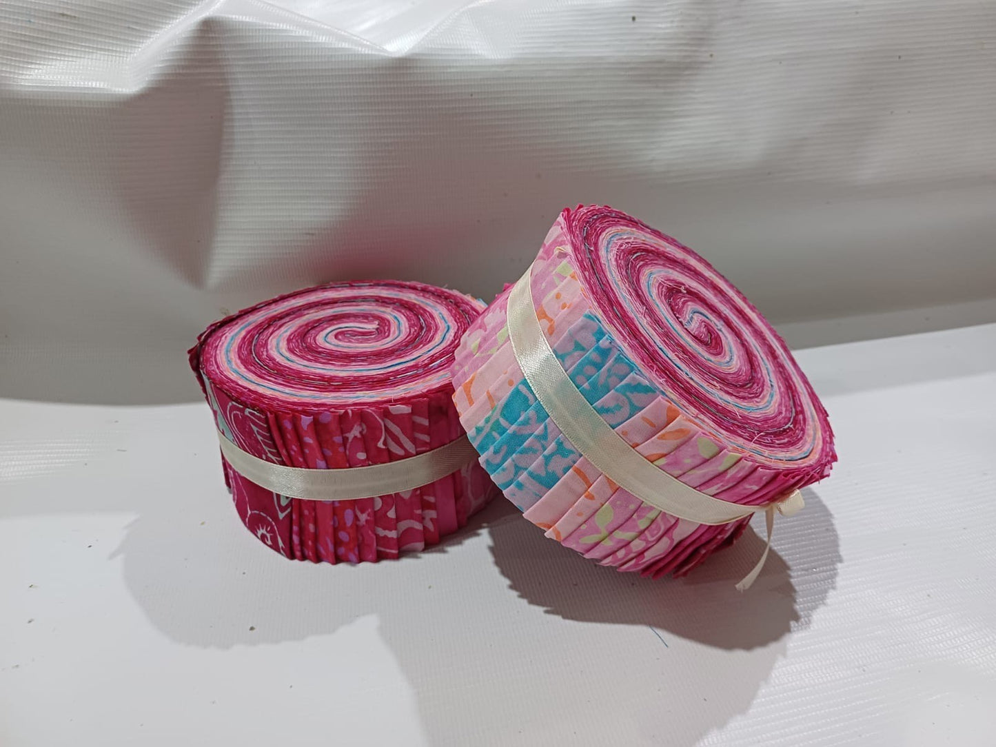 Bali Batiks - Jelly Roll - Strawberry Sorbet