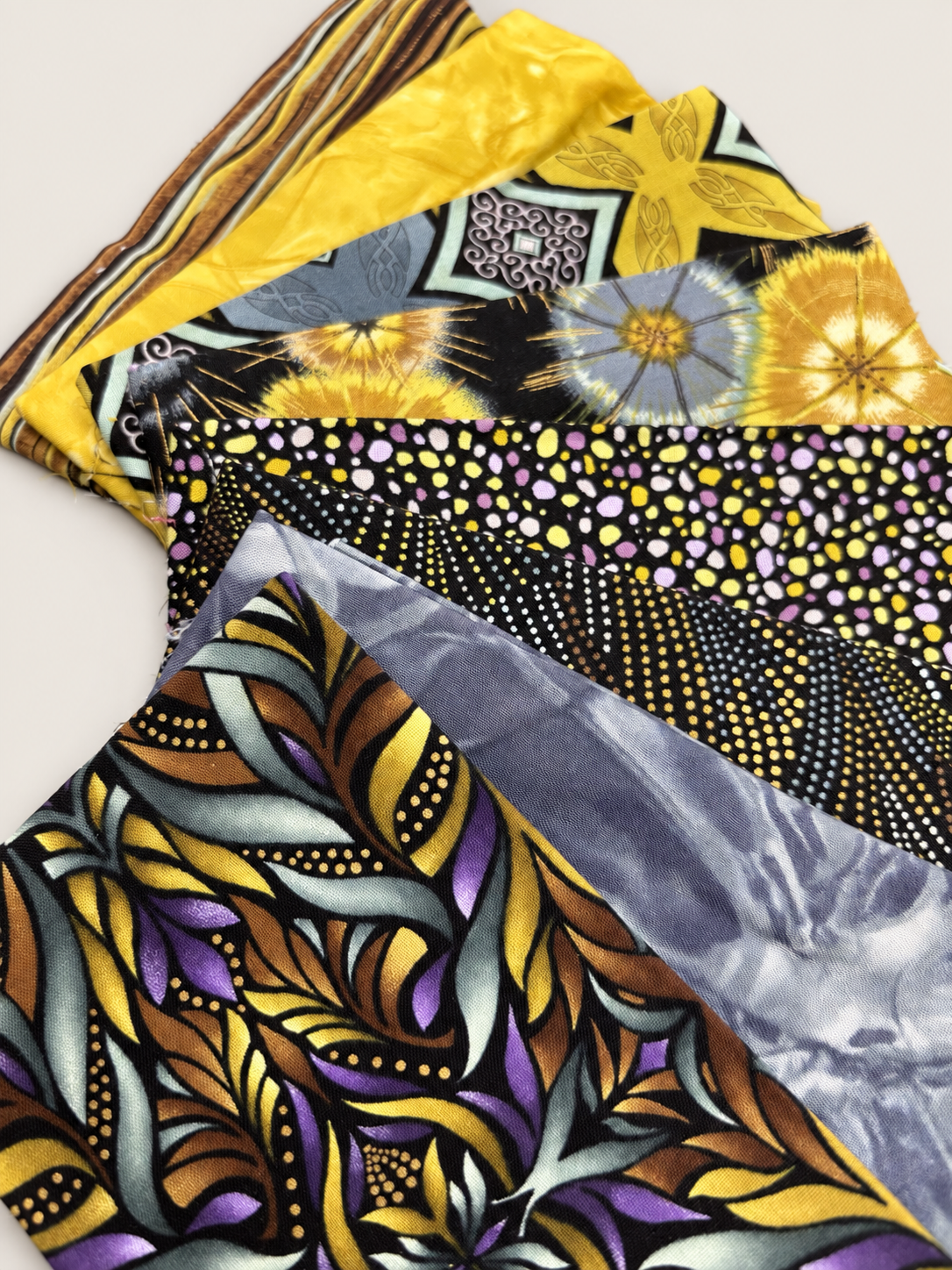 Restash #0039 - Fabric Bundle - 8 Fat Quarters