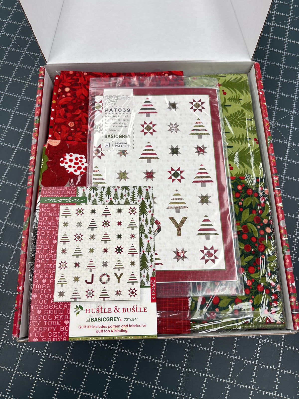 Restash #0037 - Quilt Kit - Hustle & Bustle Spread Joy - 72" x 84"