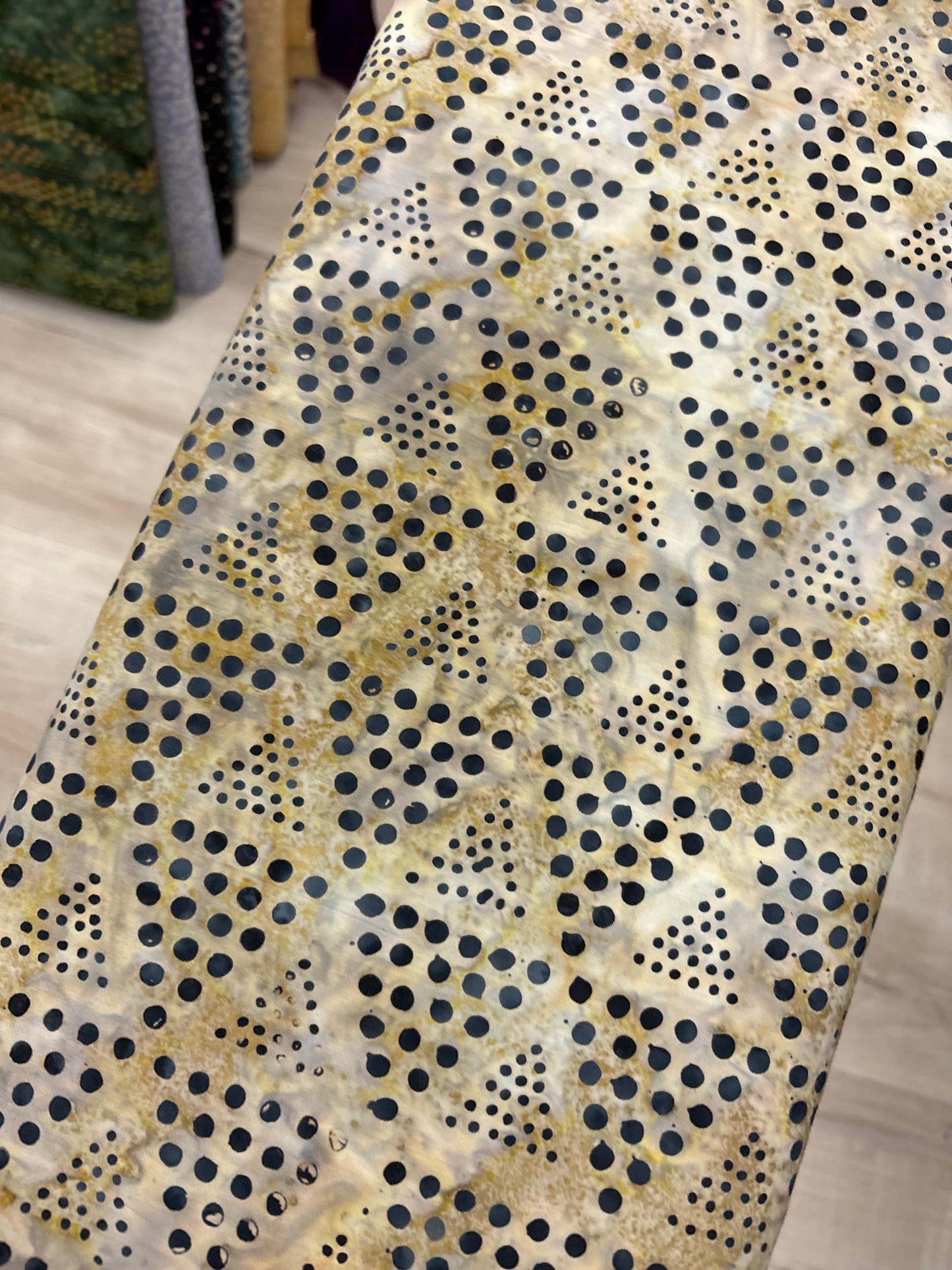 Artisan Batiks - Concerto 3 - Bronze - Triangle Dots