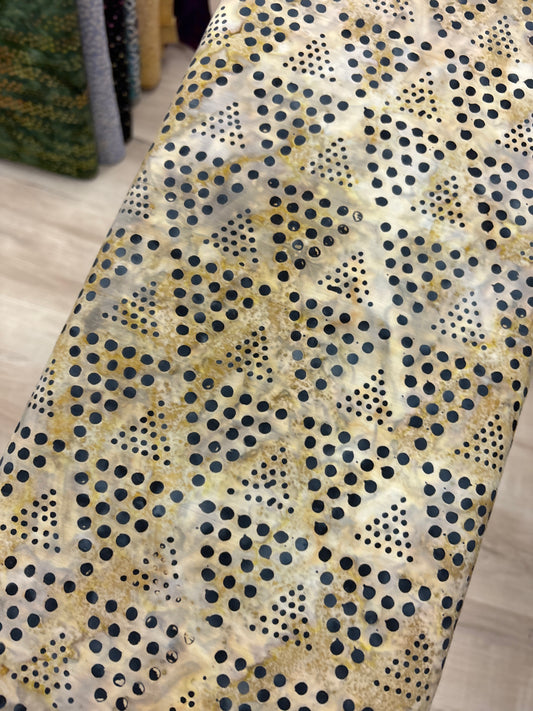 Artisan Batiks - Concerto 3 - Bronze - Triangle Dots