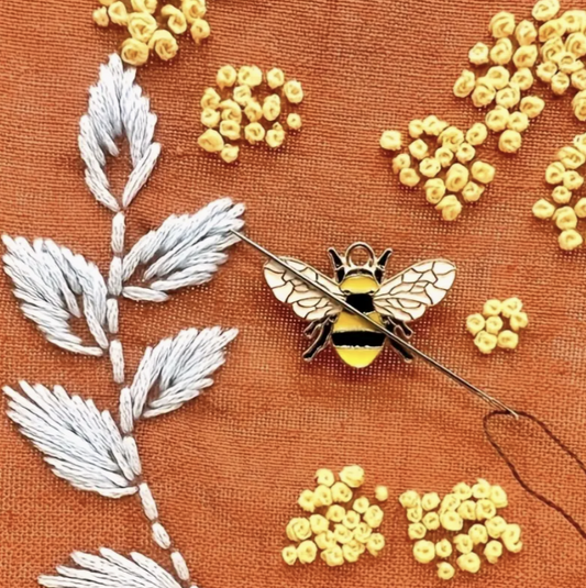Bumble Bee Needle Minder